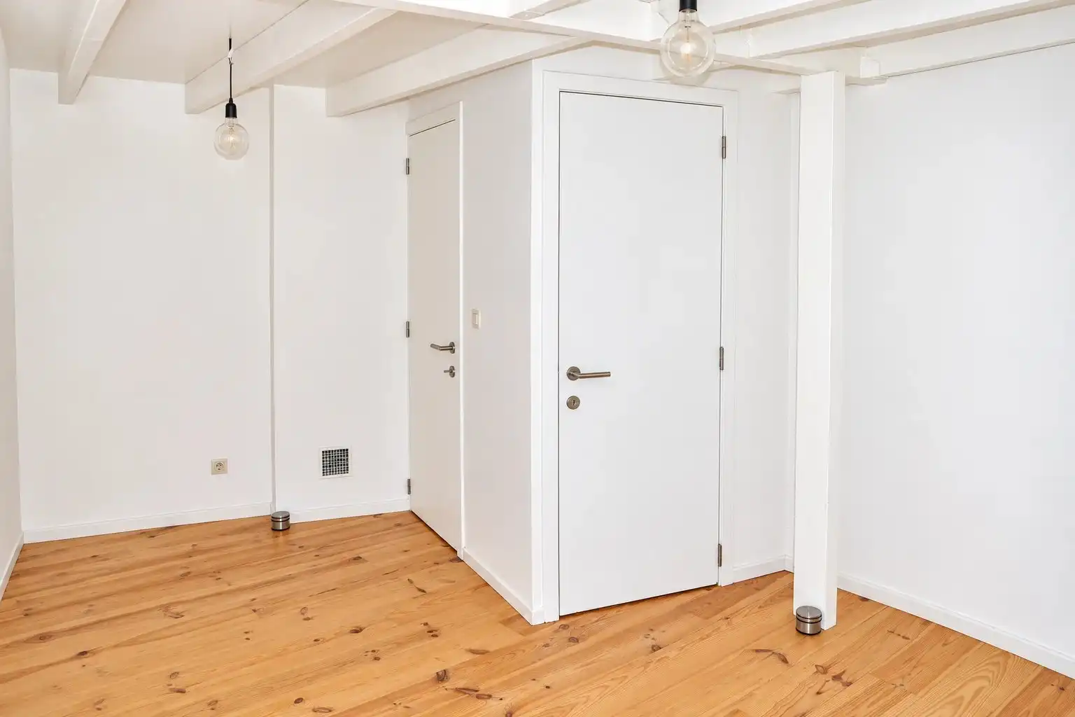 CHARMANTE, INSTAPKLARE WONING MET 2 SLPK'S EN ZUIDWESTGERICHTE STADSTUIN IN HARTJE BORGLOON foto 10