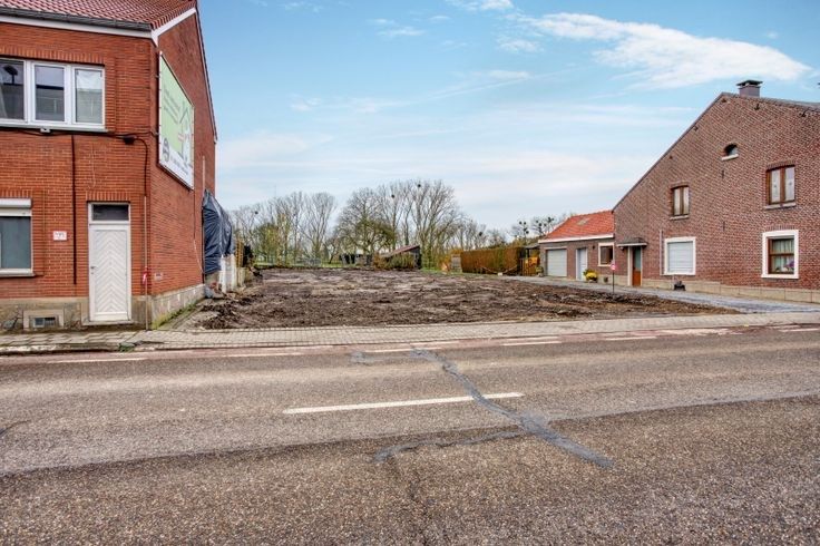 PROJECTGROND TE KOOP – Vergund voor 3 appartementen en 2 studio’s foto 3
