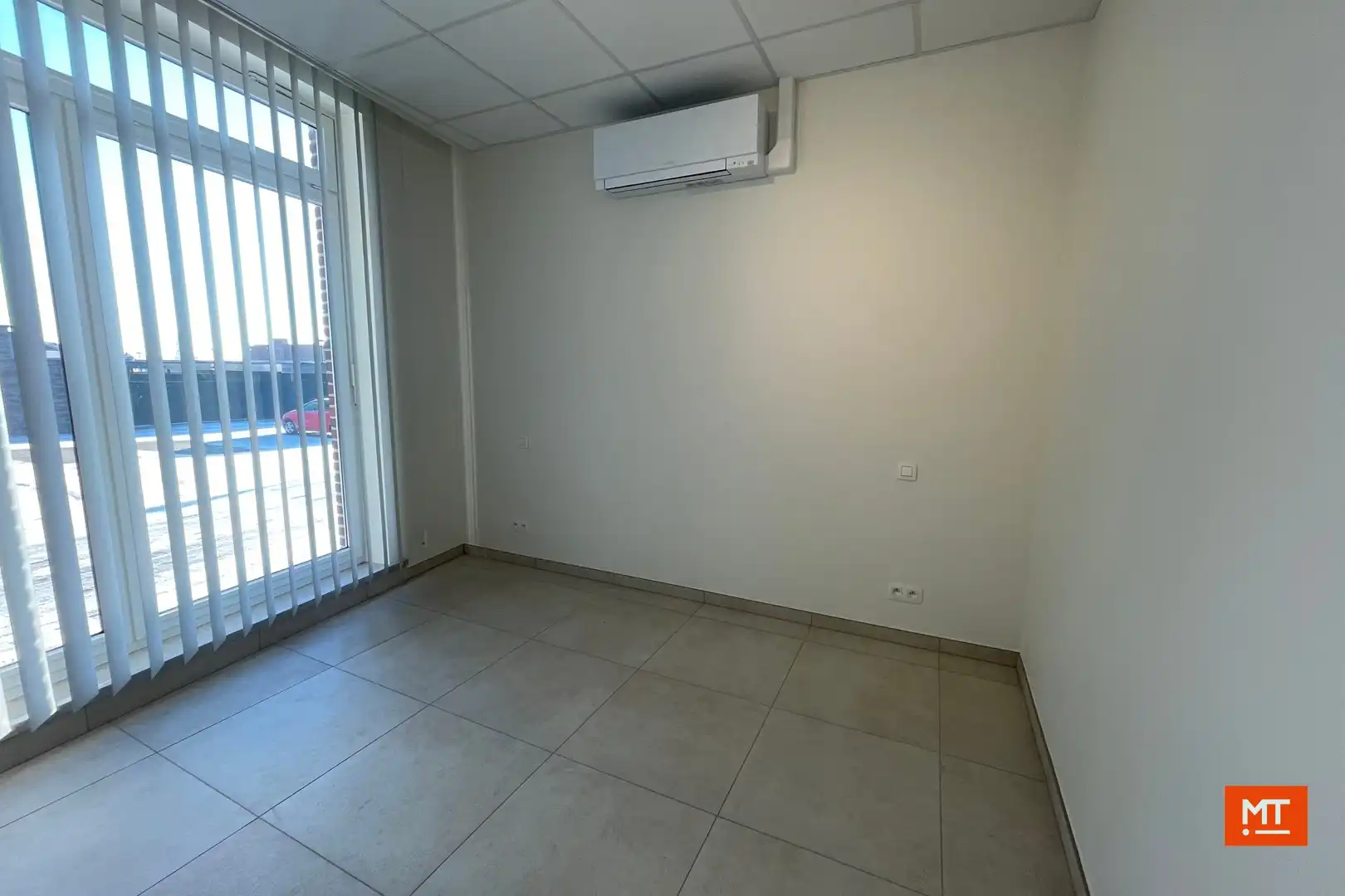 Gelijkvloers appartement met 2 slaapkamers en garage foto 4