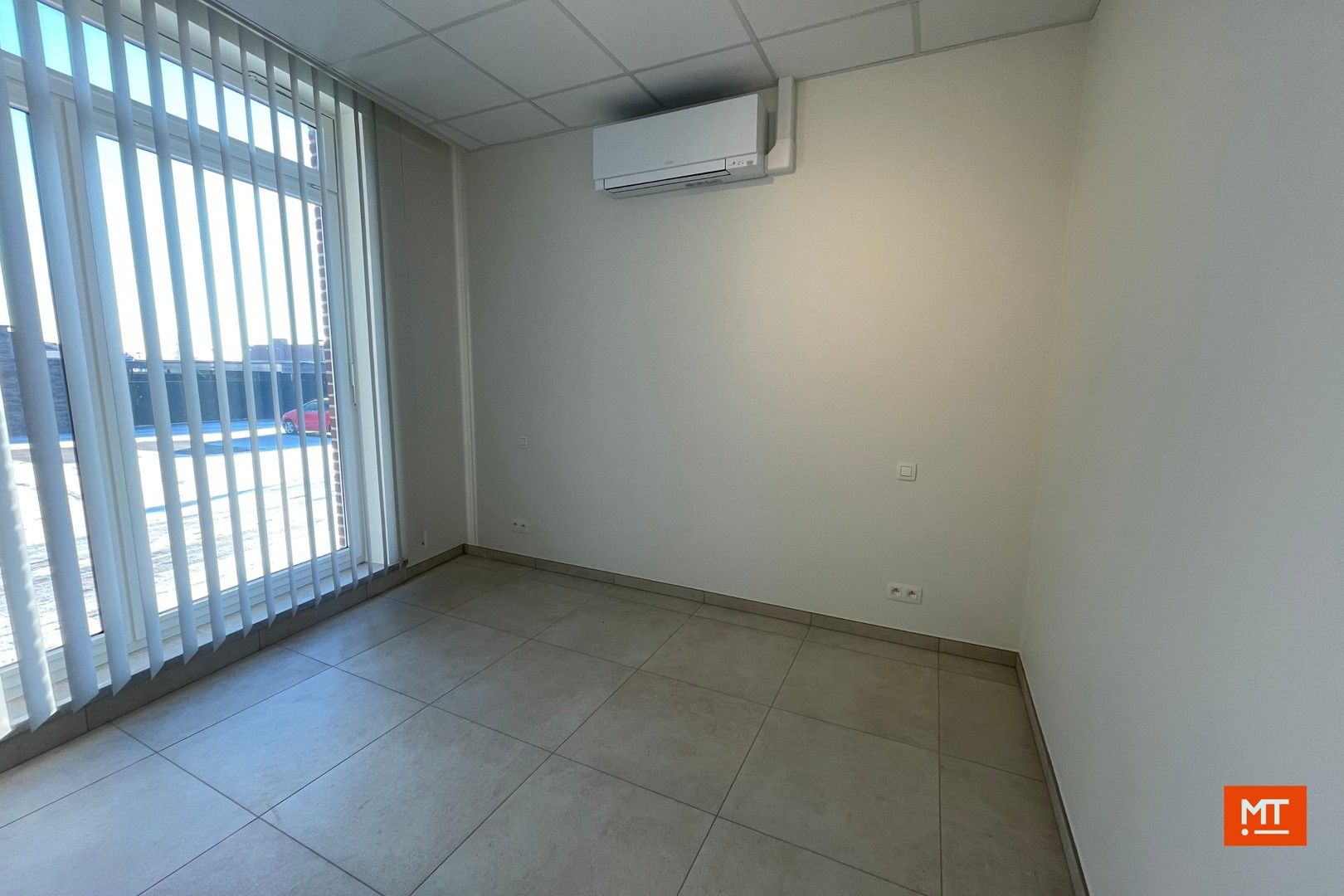 Gelijkvloers appartement met 2 slaapkamers en garage foto 4