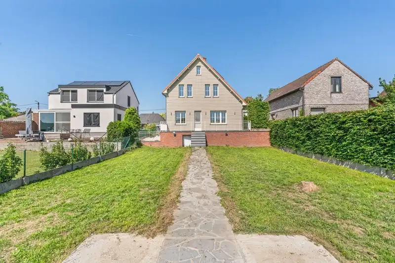 Stijlvolle, landelijke woning met 3 slaapkamers, garage en tuin foto 23