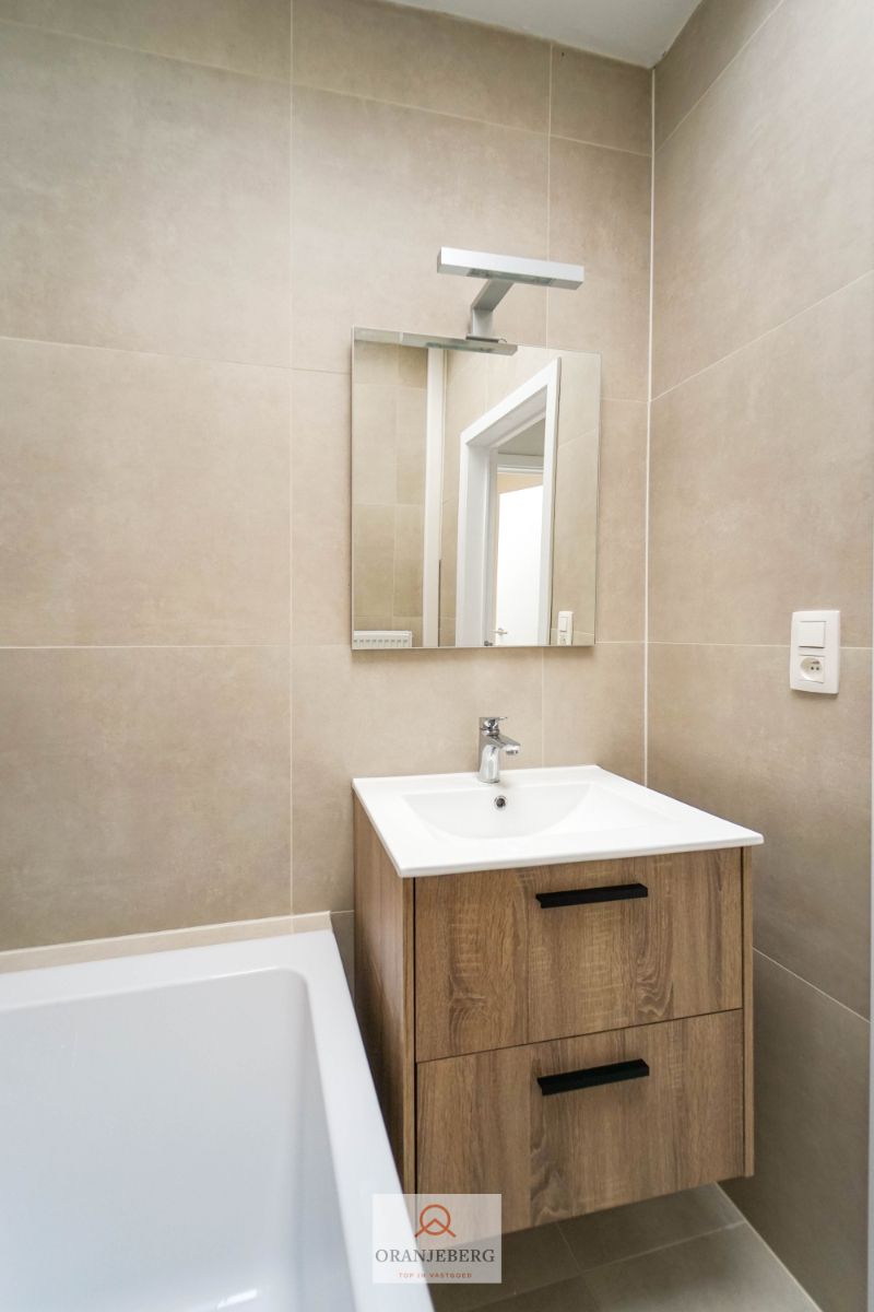 Gezellig instapklaar 2 slpk rijhuisje te koop op TOPligging nabij Gent foto 4