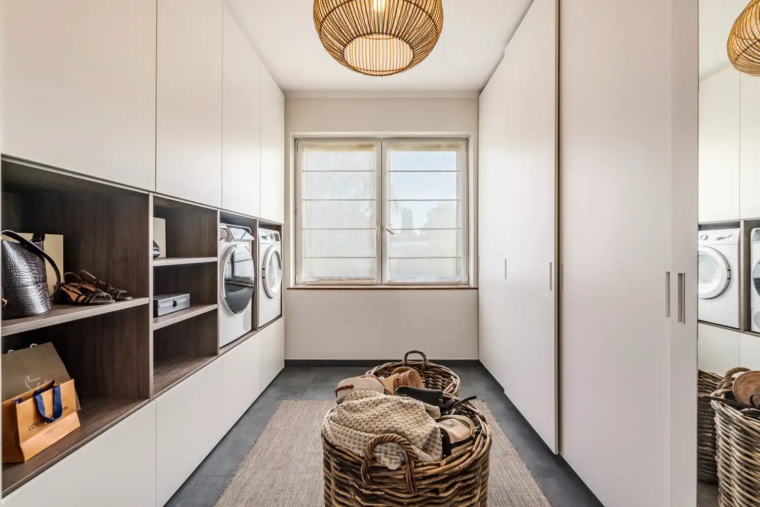 Instapklare gerenoveerde woning met 3 slaapkamers, 2 badkamers en garage foto 14