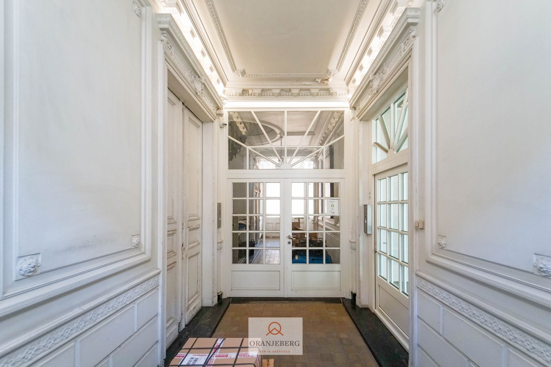 Handelsruimte met authentieke elementen te huur in centrum Gent, aan het Gravensteen foto 4