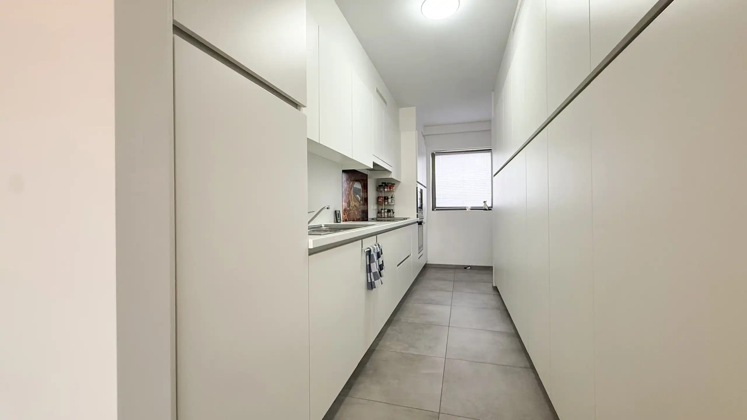 Recent appartement met 2 slpks, parking en berging! foto 8