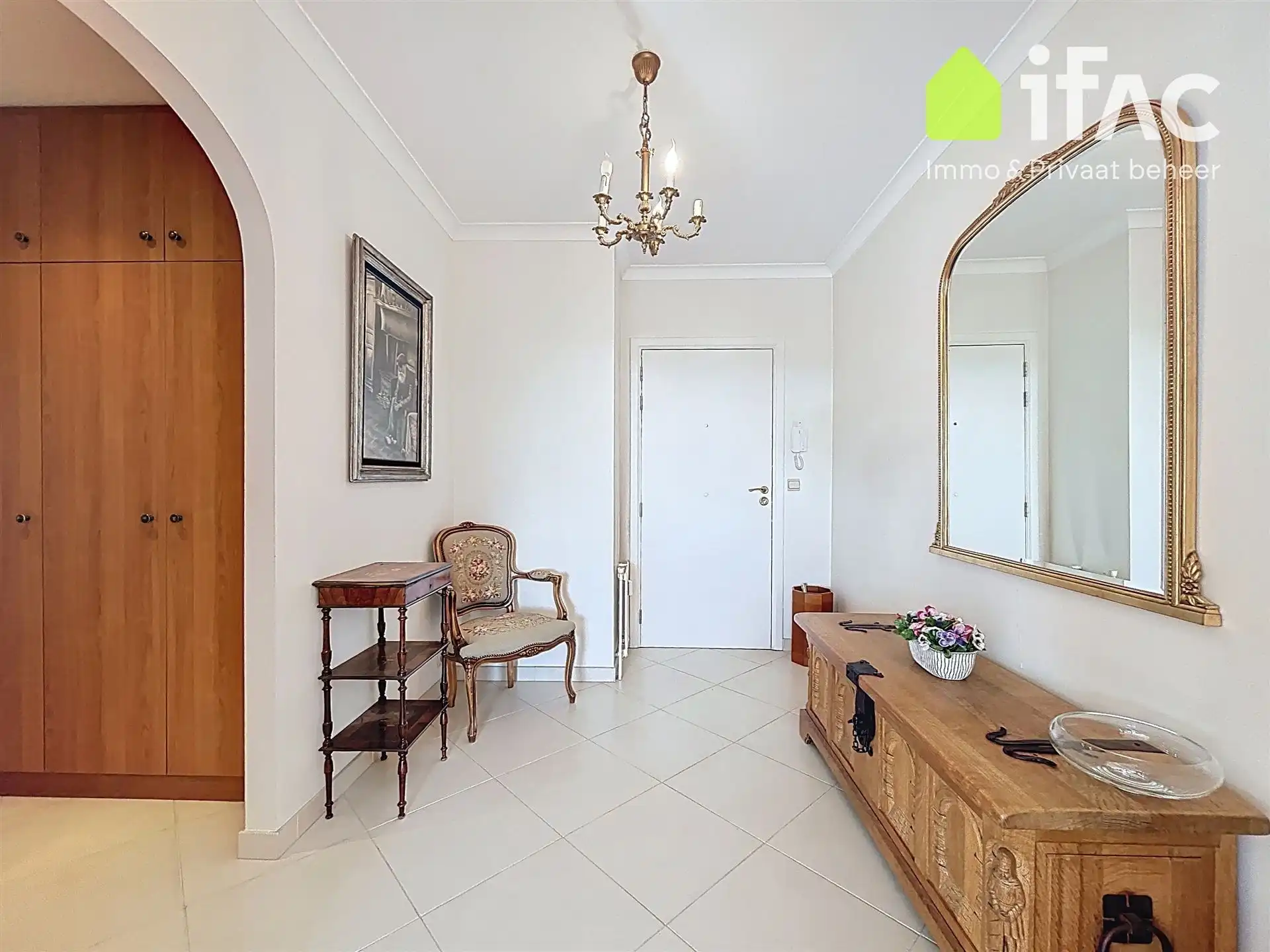 Ruim appartement met 3 slaap-, 2 badkamers en garagebox  foto 3