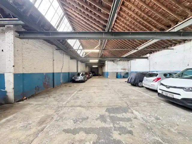 PARKINGS TE HUUR TE CENTRUM KORTRIJK foto {{pictureIndex}}
