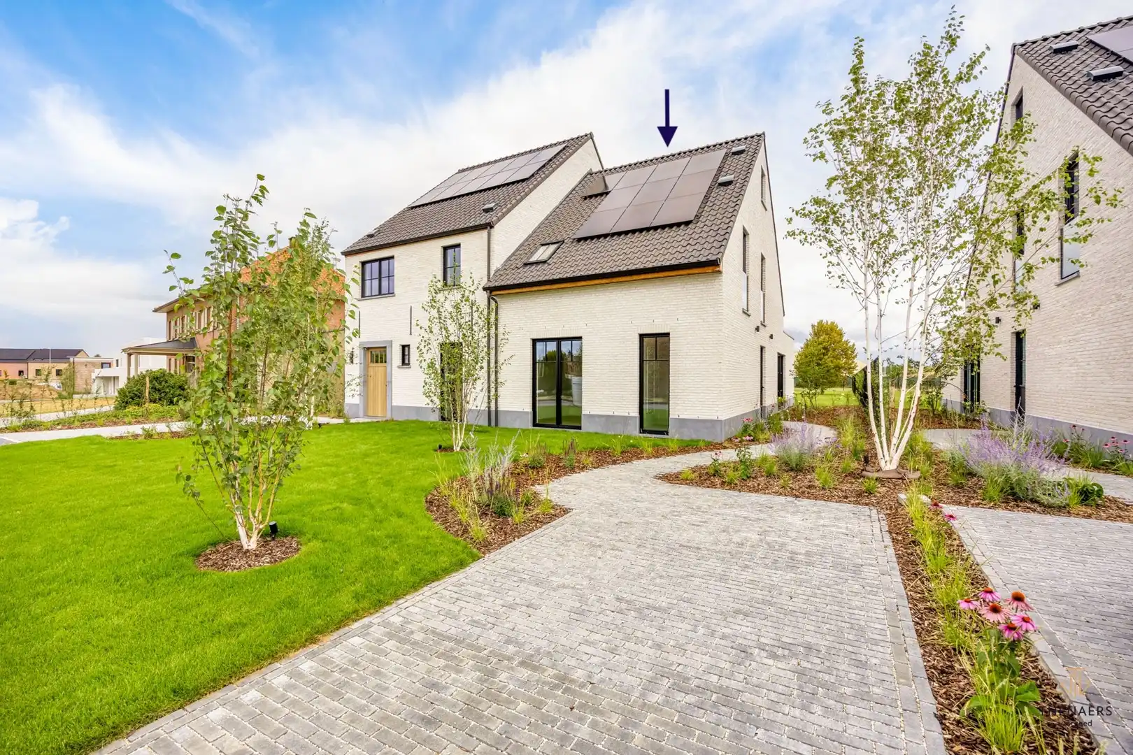 LOT 4 - Instapklare "luxe" en "energiezuinige" nieuwbouwwoning met 4 slaapkamers en 2 badkamers. foto {{pictureIndex}}