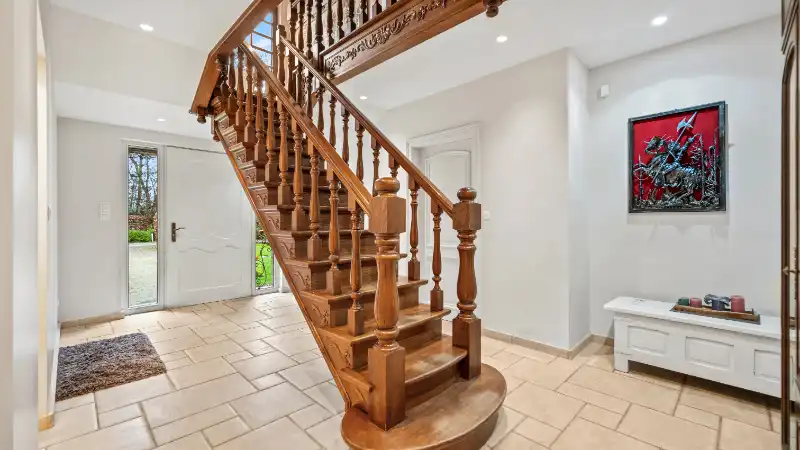 Ruime villa van 336m² op 1 hectare 45 are met vijver foto 20