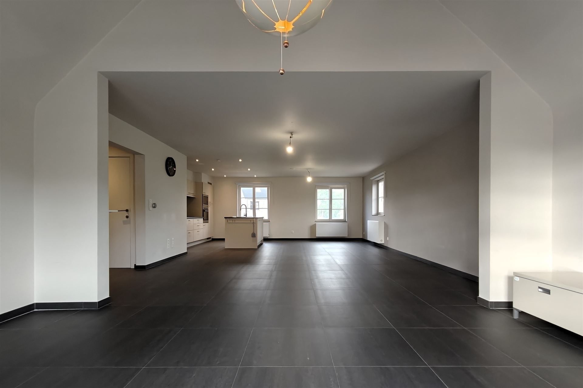 Ruime duplex (197m²) in een residentiële woonwijk te Munsterbilzen foto 6