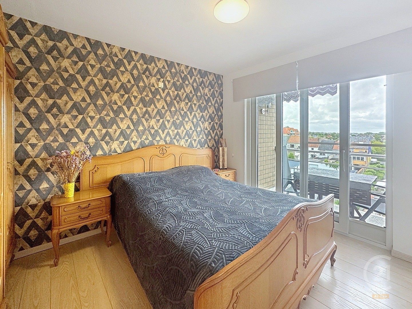Instapklaar appartement met terras in Oostende foto 14