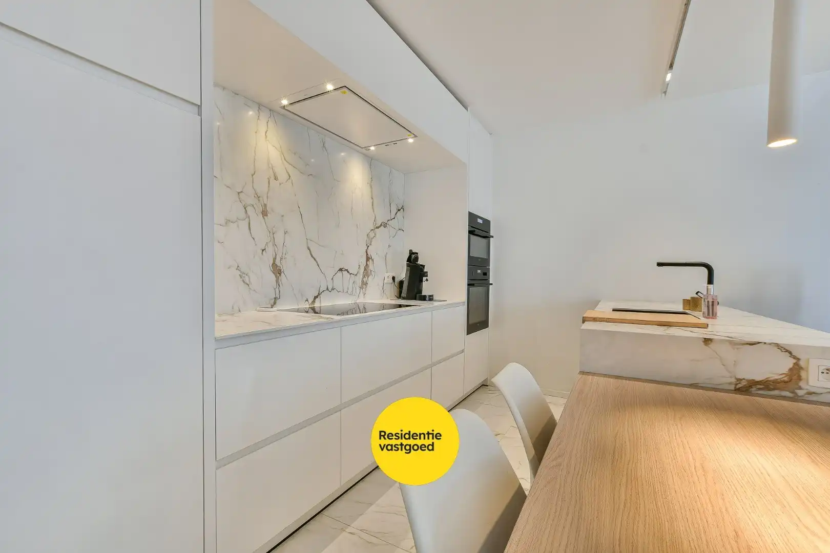 Te huur: Recent en energiezuinig appartement in centrum Wenduine (Kerkstraat) foto 9