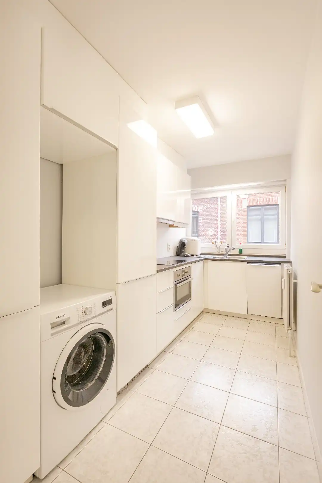 Lichtrijk appartement met ruim terras op toplocatie foto 4