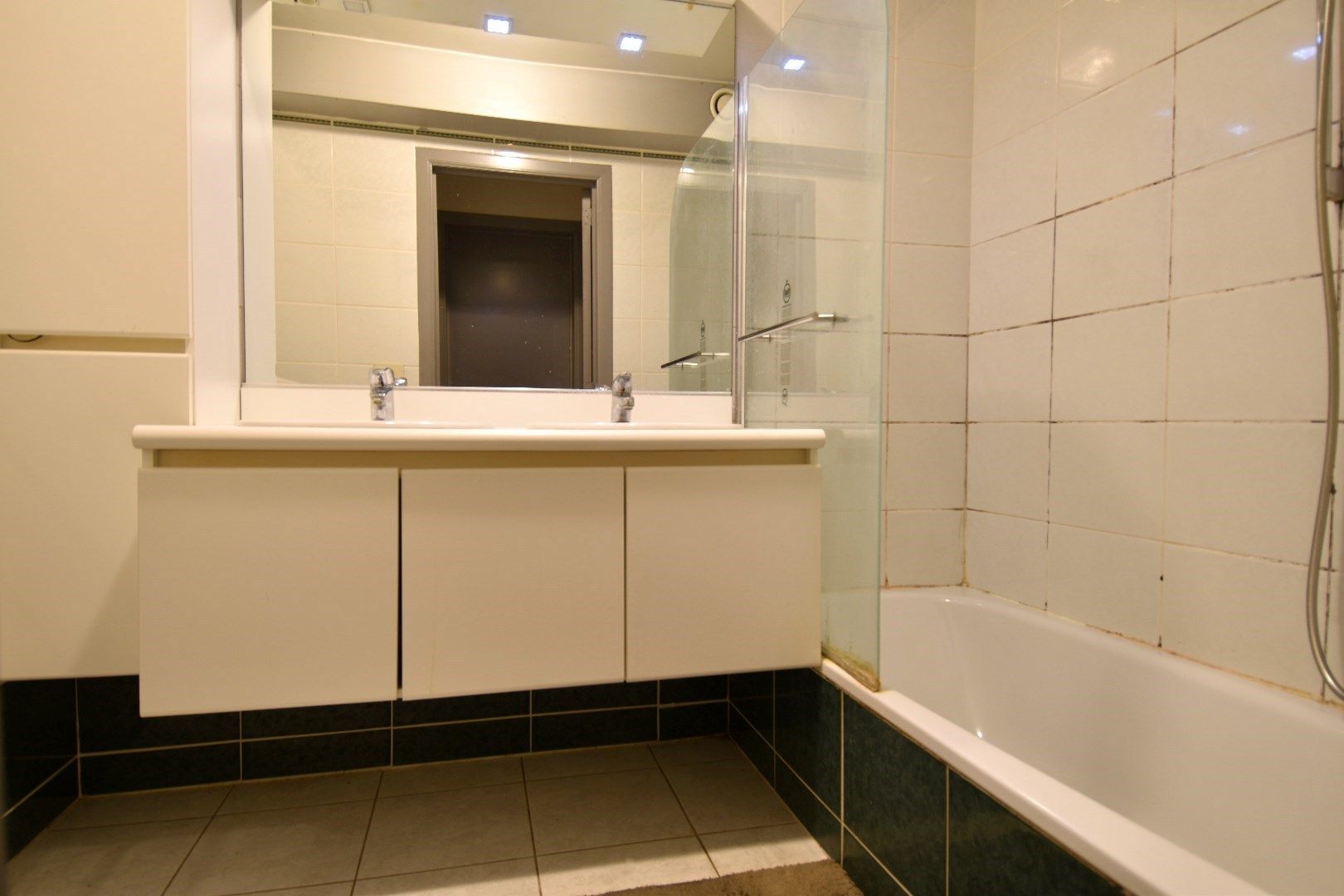 Appartement met 2 slaapkamers op centrale ligging te Bissegem foto 4