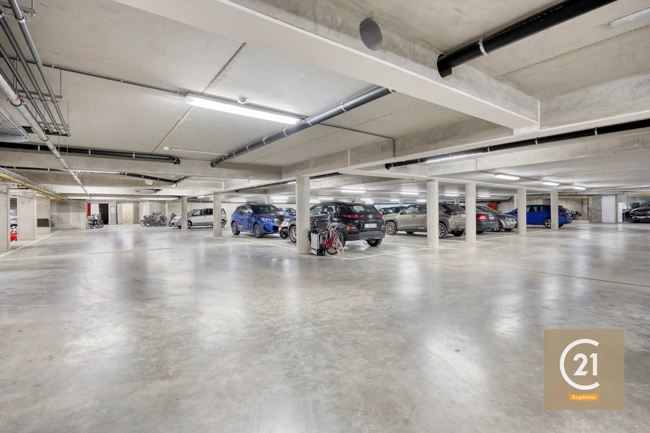 Zeer ruim appartement met 2 slaapkamers & prachtig terras foto 22