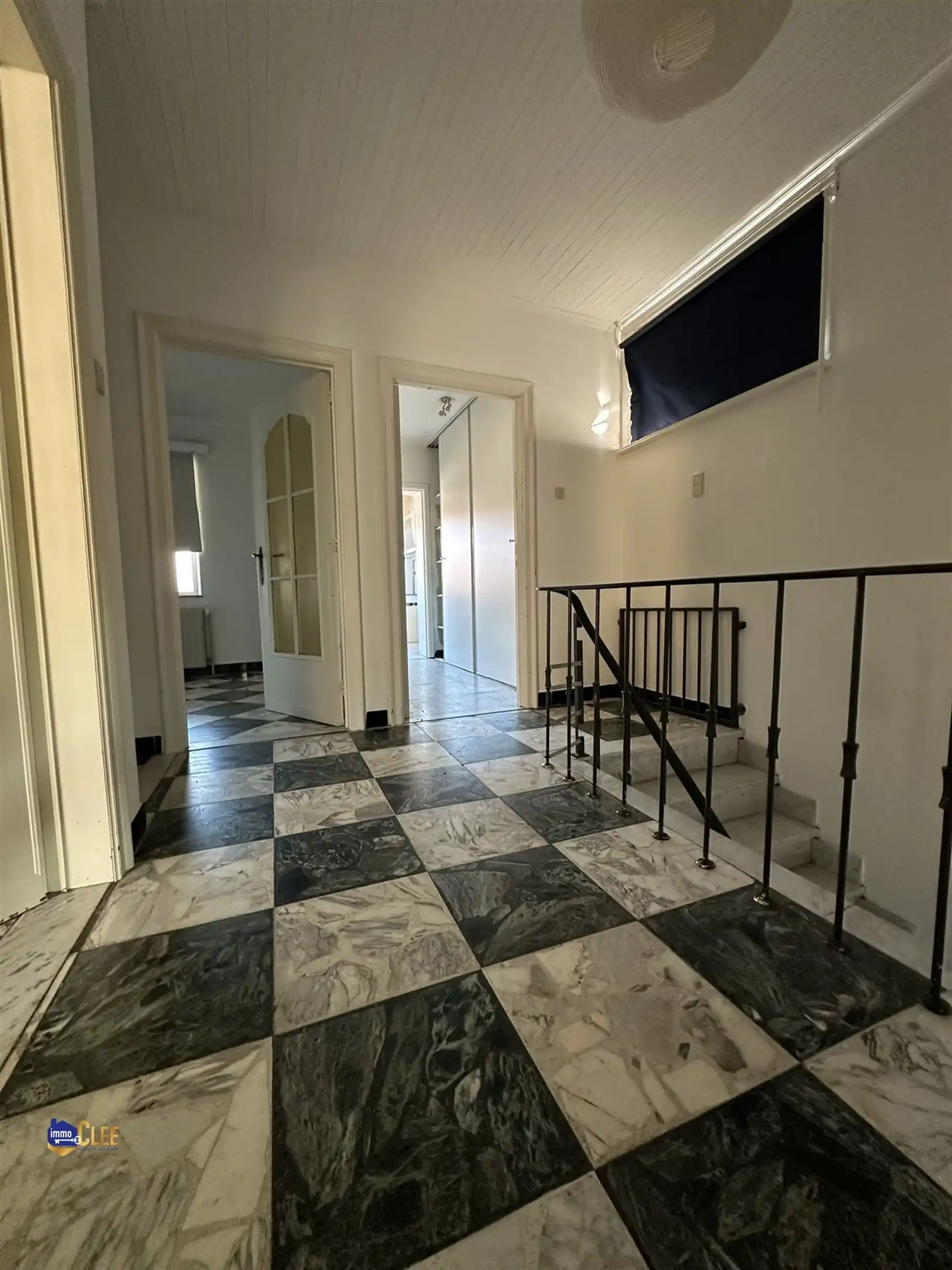 Ruime stadswoning met grote opslagruimte foto 11