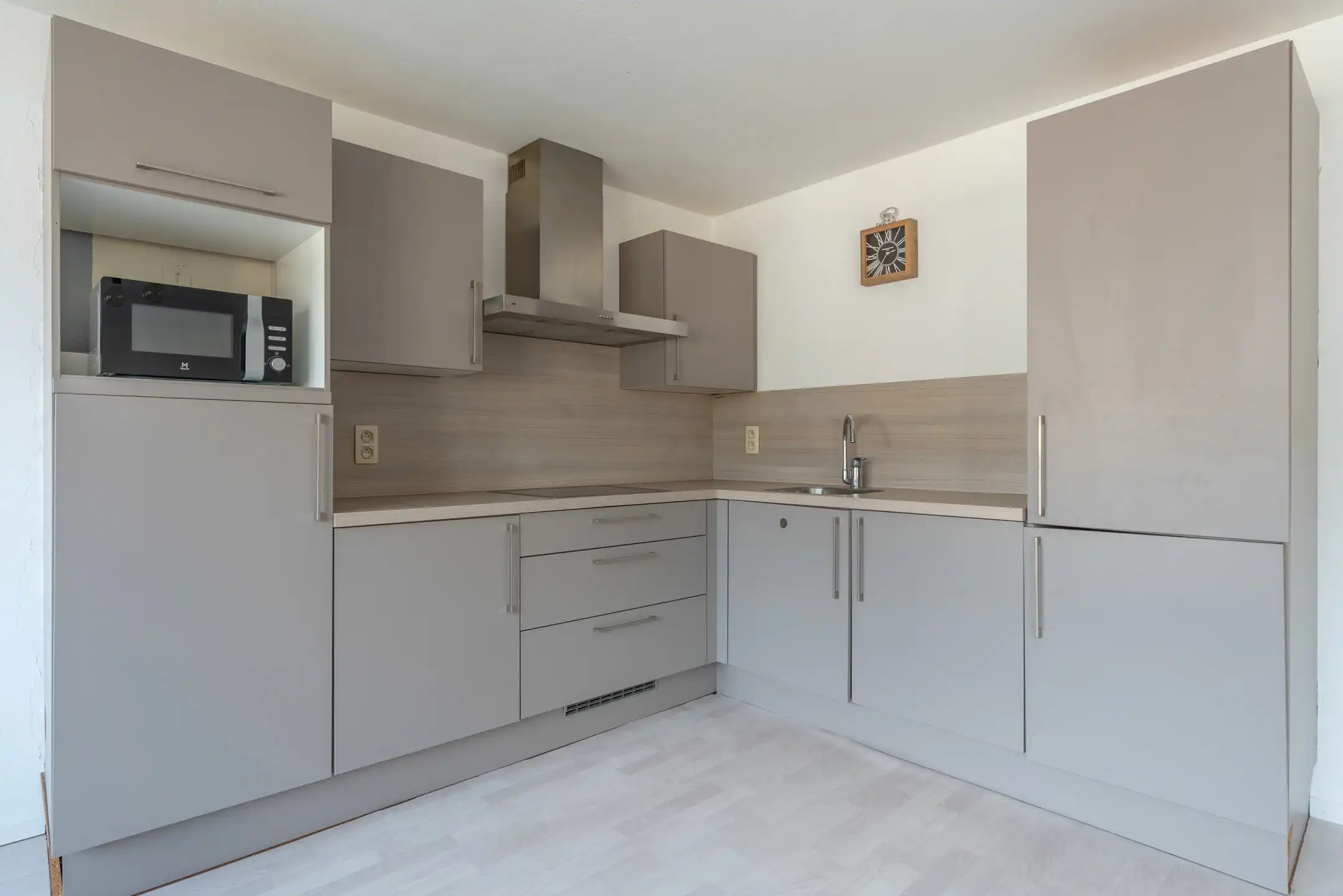 Voormalige winkel met garage, mogelijkheid tot 3 slpk woning foto 22