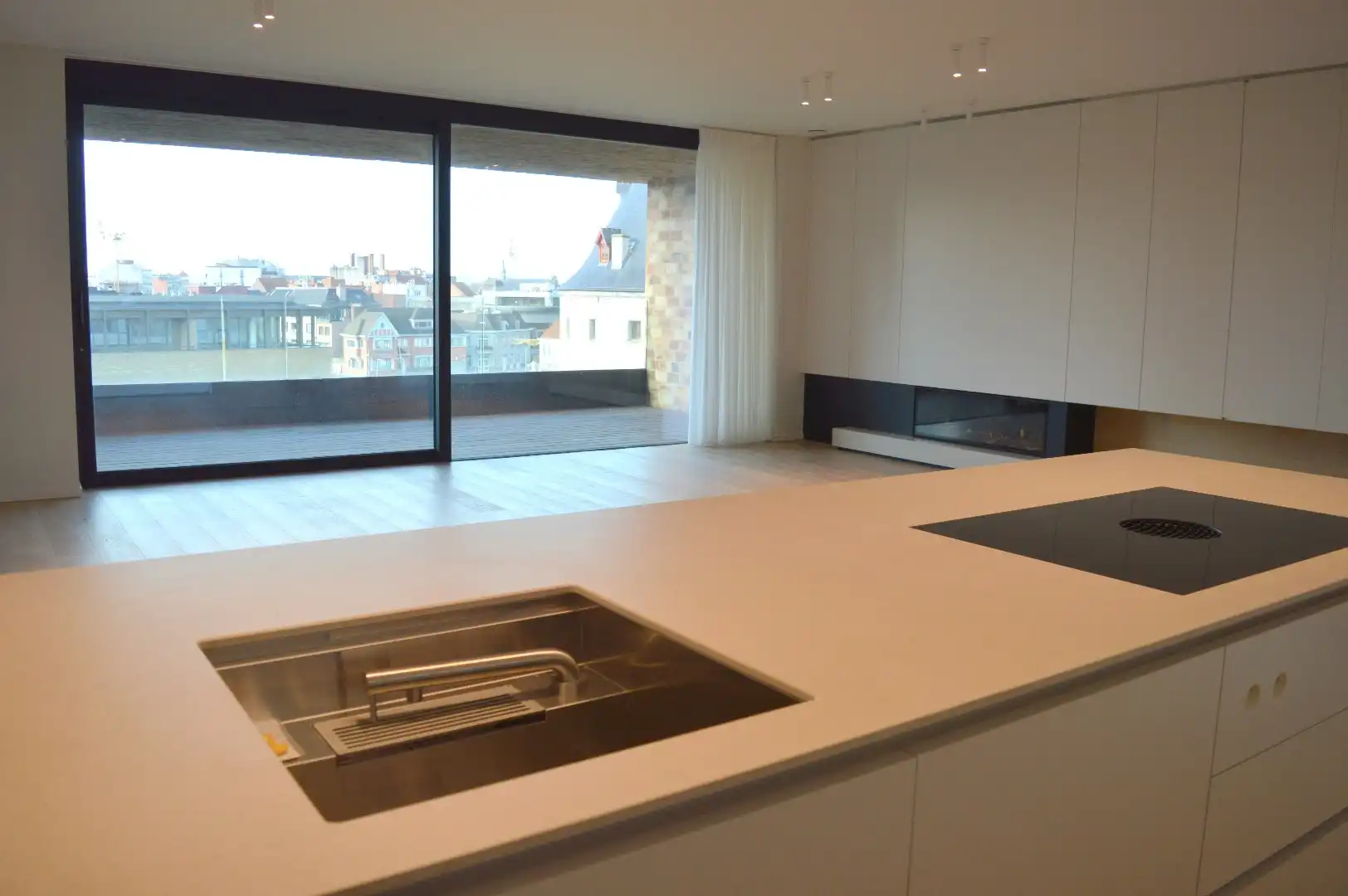 Luxe appartement in het hartje van Kortrijk aan Leie en Broeltorens foto 8