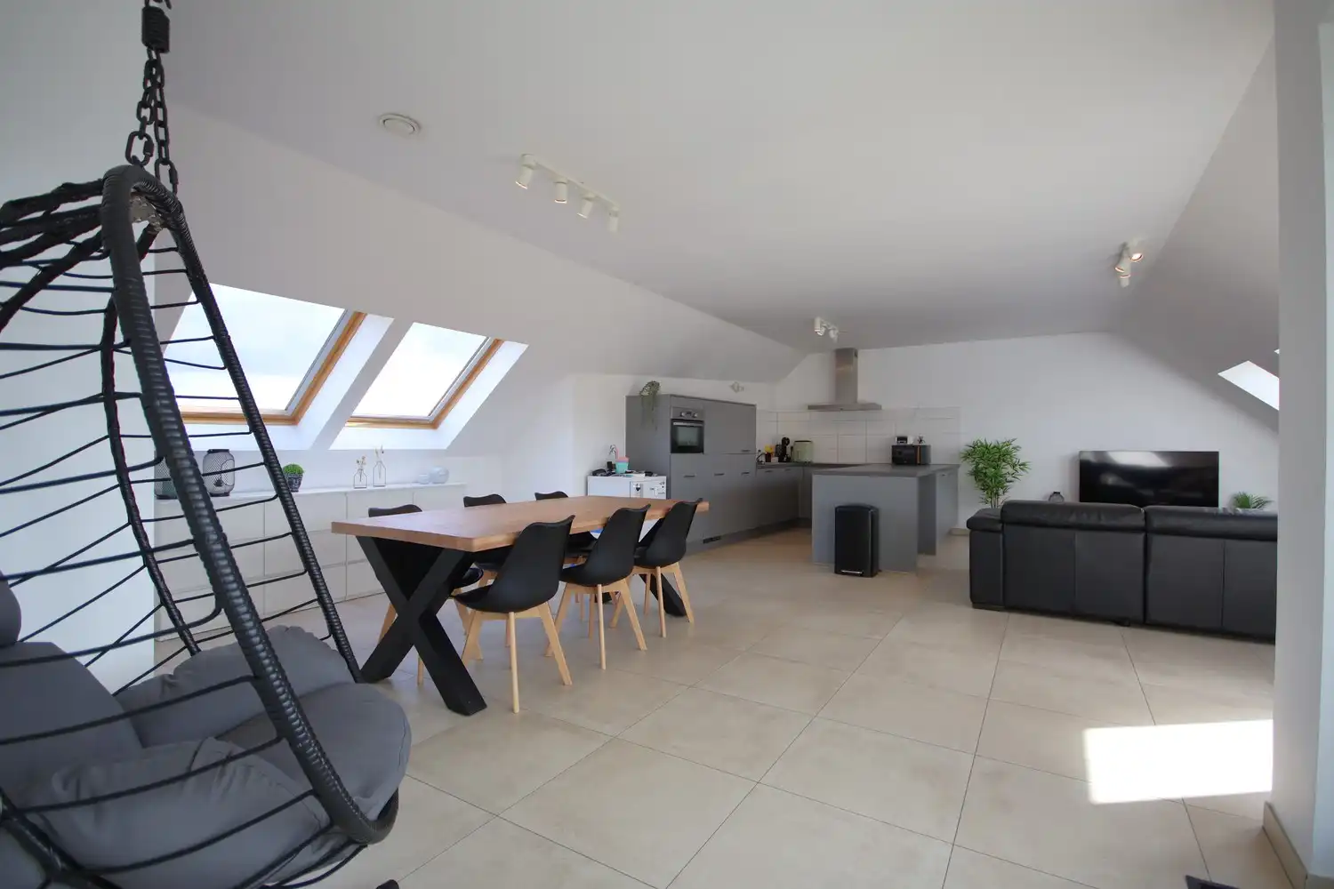 Dakappartement met 3 slaapkamers in het rustig gelegen Heers foto 2