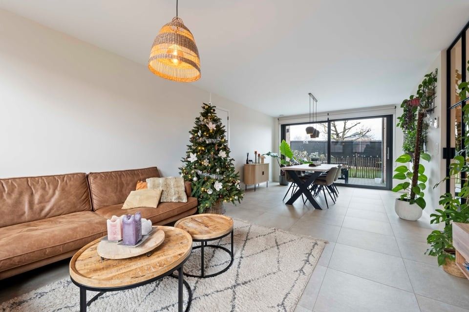 PRACHTIG NIEUWBOUWAPPARTEMENT MET 2 SLKS EN EEN STAANPLAATS IN HET LANDELIJKE HEERS foto 4