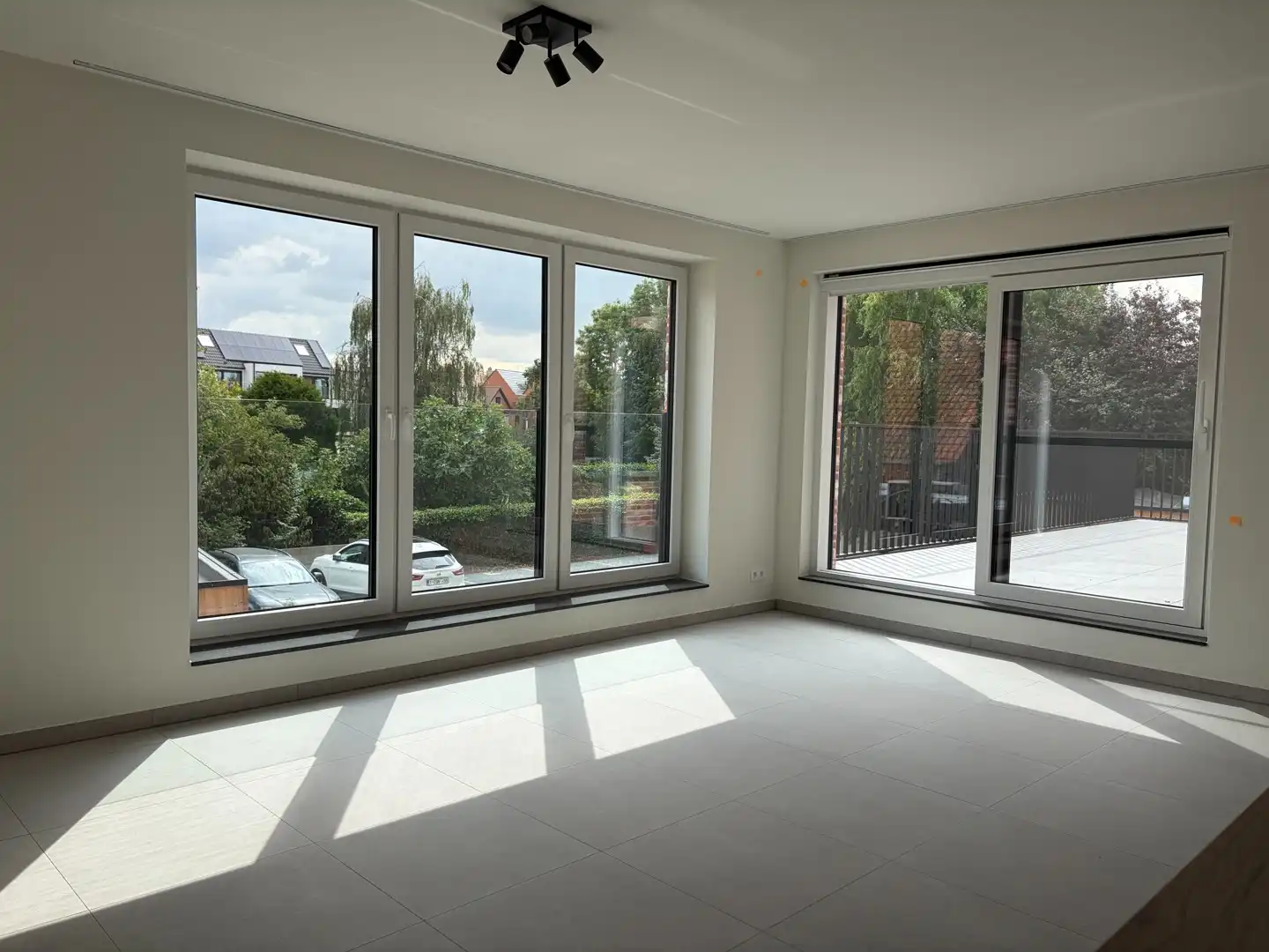 Modern en energiezuinig nieuwbouwappartement met groot terras. foto 2