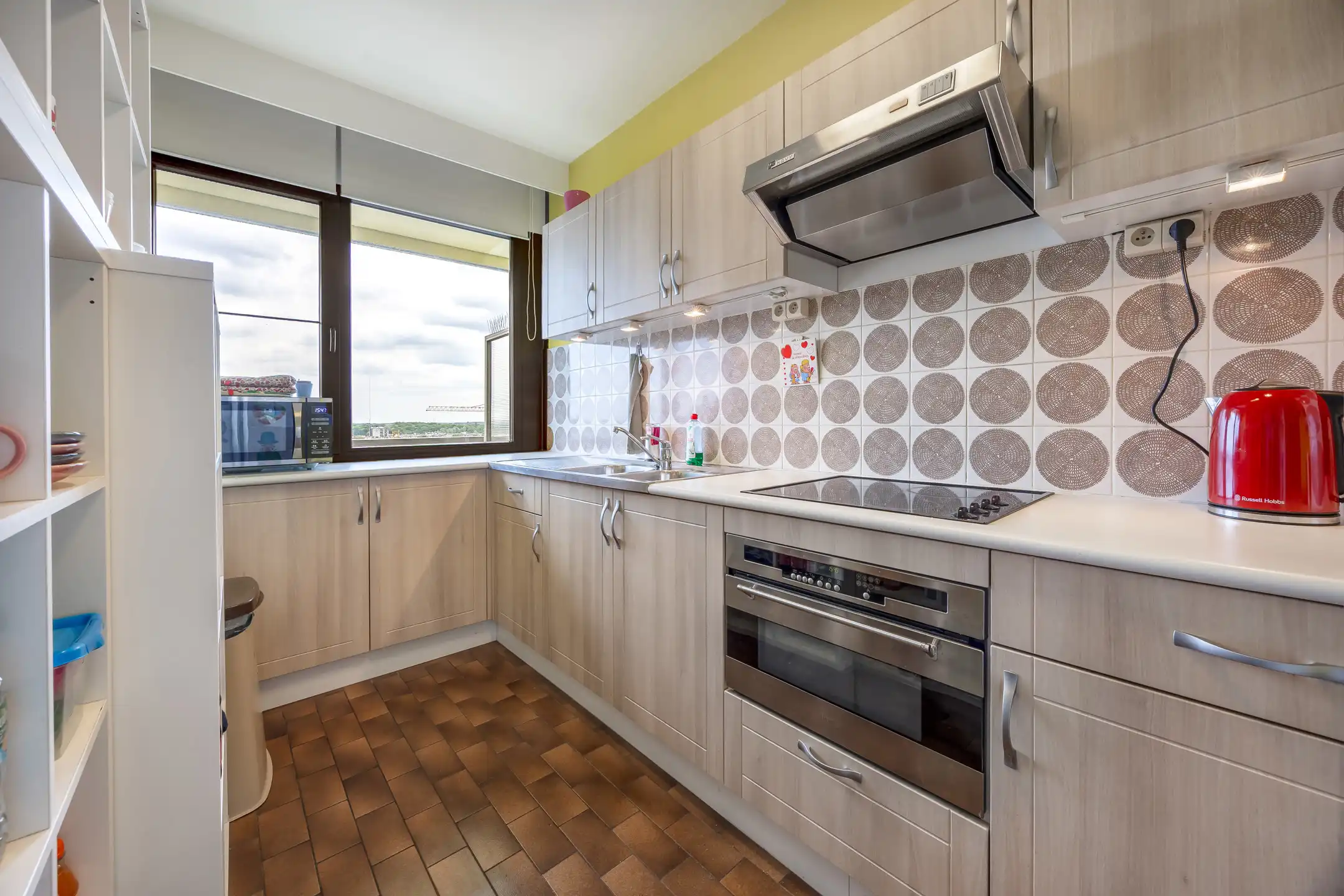 Mooi verzorgd appartement op 12de verdieping  met prachtig zicht, 2 slaapkamers en ondergrondse staanplaats foto 6