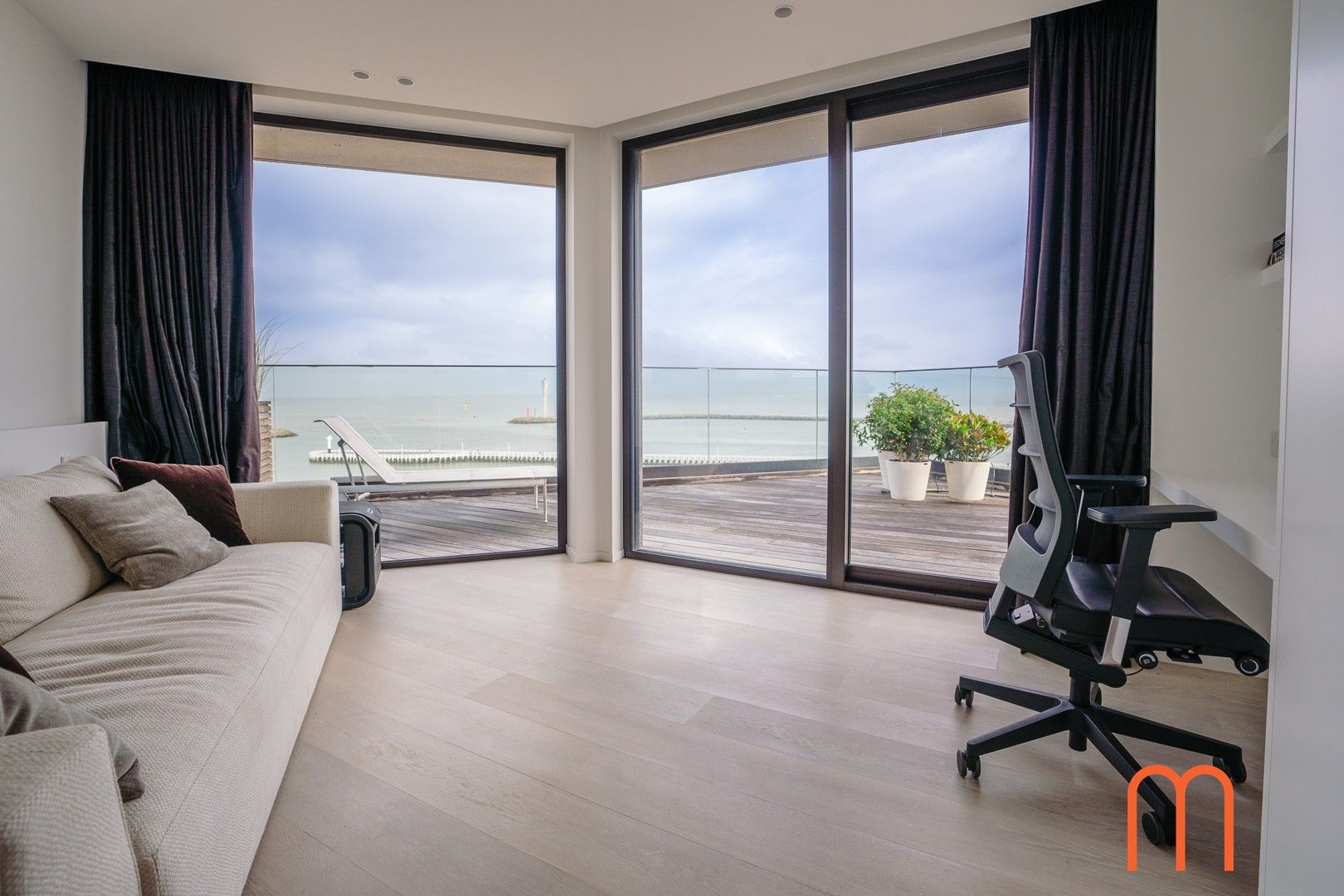 Exclusieve penthouse van 316 m² in residentie Royal Phare met adembenemend zicht op zee. foto 26