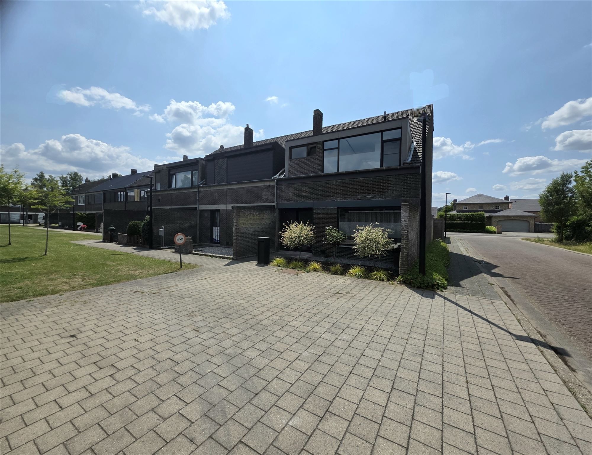 Knappe gezinswoning met 4 à 5 slpks, garage en tuin foto 34