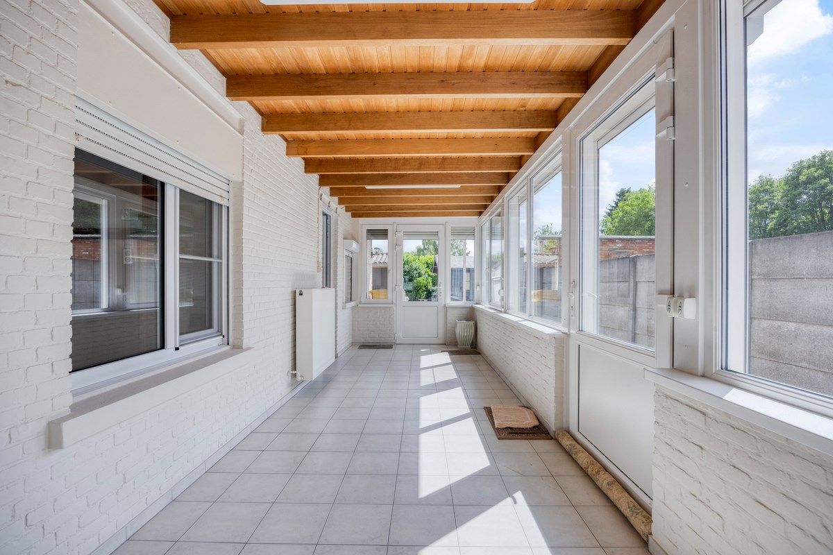 Ruim ingedeelde woning met 3slpks op een gunstige ligging. foto 10