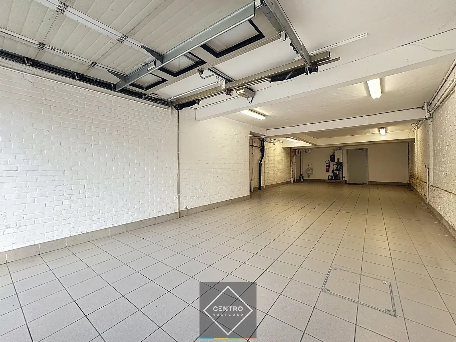 Centraal gelegen kantoor met mogelijkheid tot ruime garage! foto 14