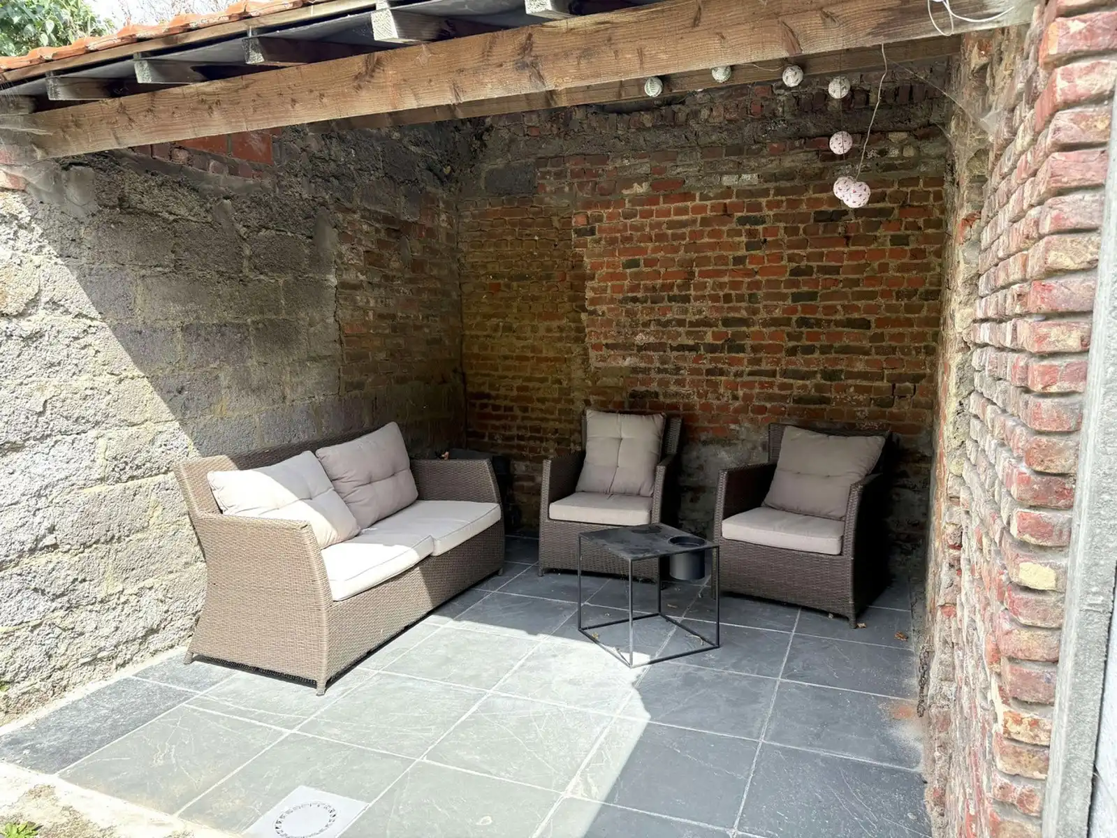 Recent gerenoveerd en volledig gemeubeld rijhuis met tuin te huur foto 12