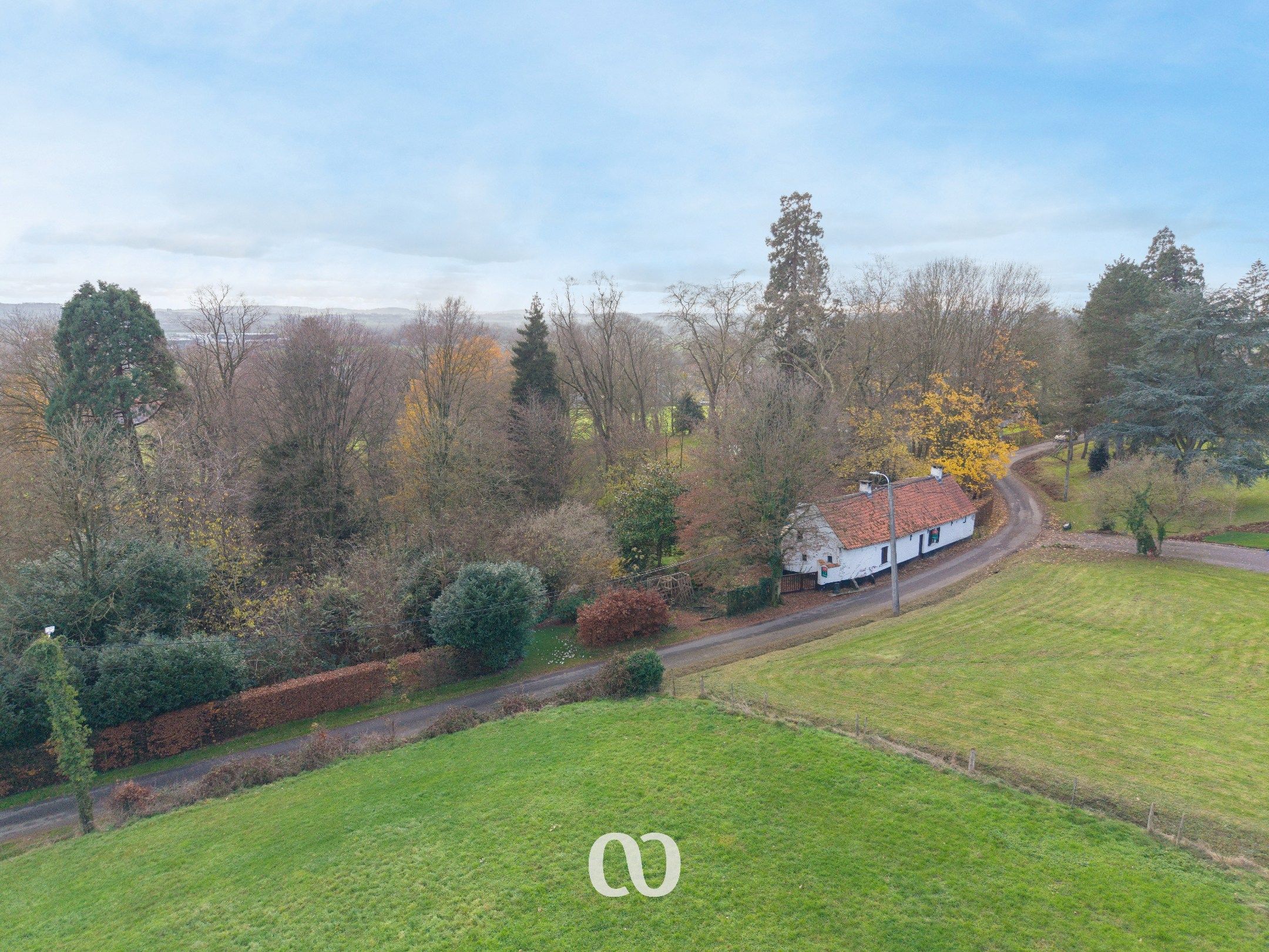 Te renoveren hoeve op sublieme ligging foto 3