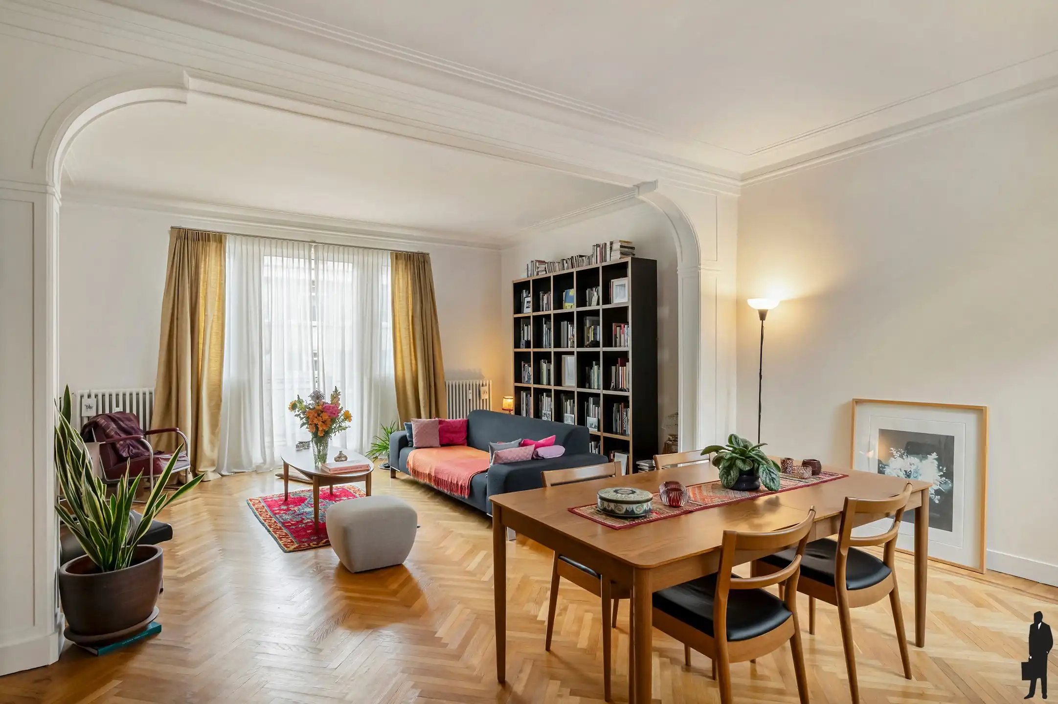 Karaktervolle penthouse met uitzonderlijke lichtinval.  foto {{pictureIndex}}