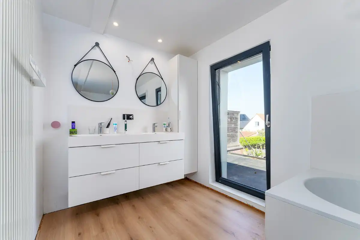 Ruime gerenoveerde woning met 4 slaapkamers in het centrum foto 13