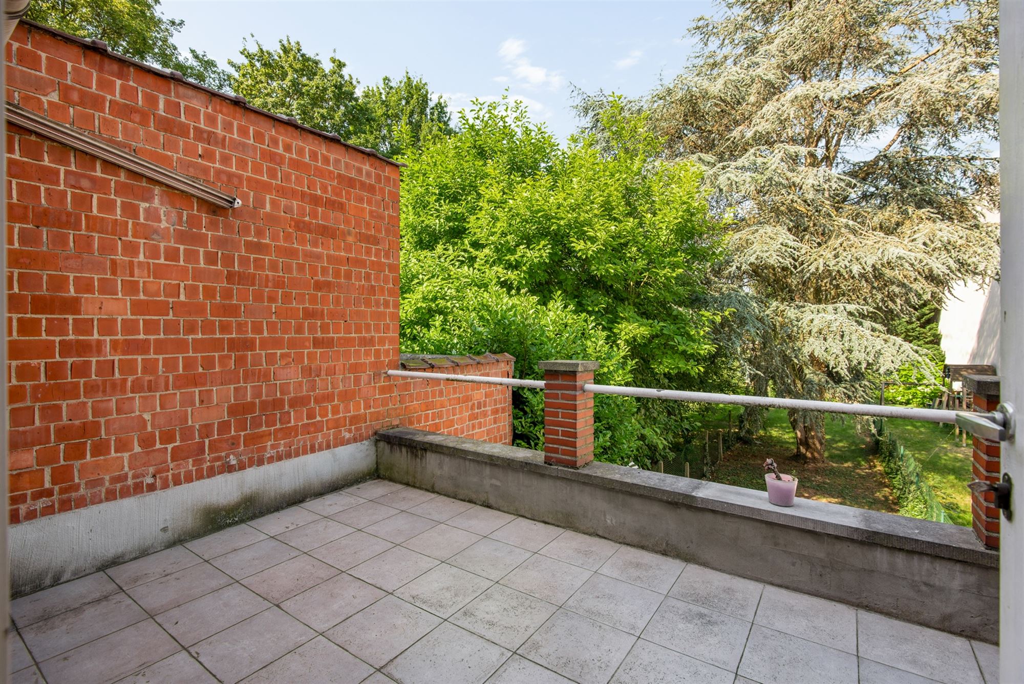 Goed gesitueerde bel-étage met zonnige tuin foto 13