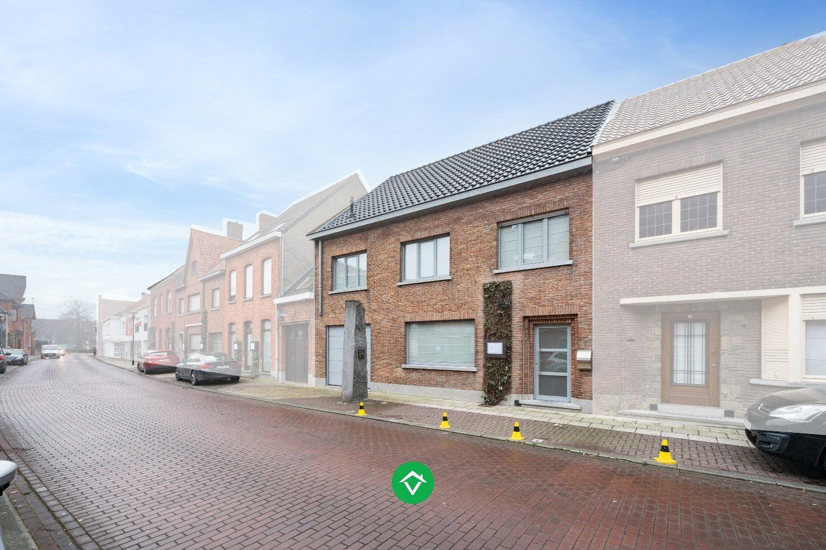 Instapklare topper met 4 slaapkamers en inpandige garage te koop in het centrum van Koekelare foto 27