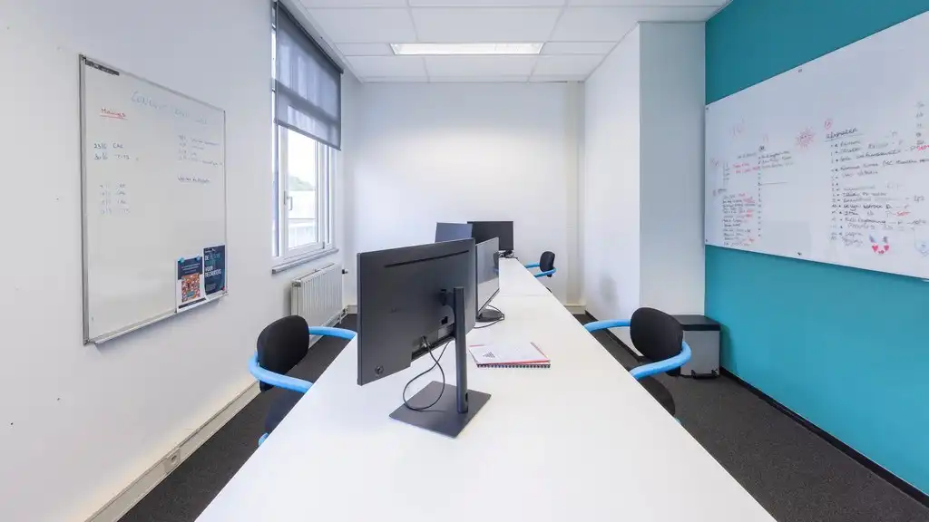 Full-service kantoor in BluePoint Business Center foto 4