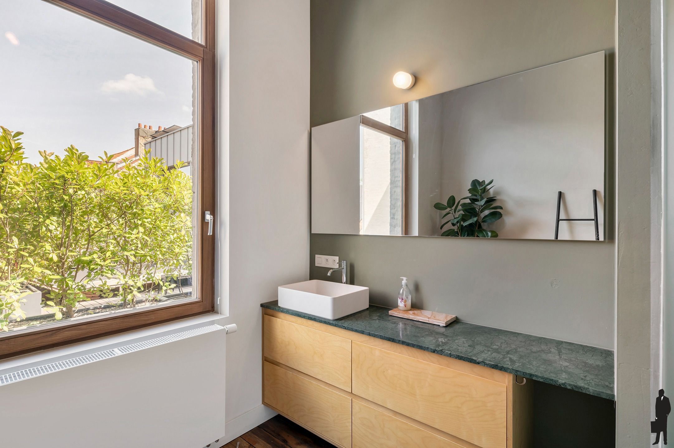 Lichtrijk en instapklaar wonen in hartje Antwerpen foto 13