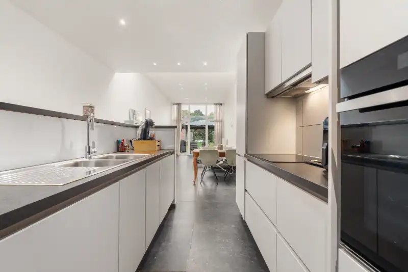 Instapklare rijwoning nabij centrum foto 9