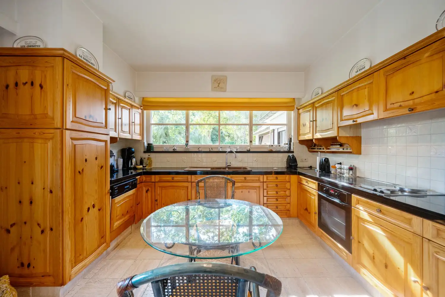 Ruime villa met 5 slpkrs, zwembad en handelsruimte op perceel van 3383m² te Berlaar foto 8
