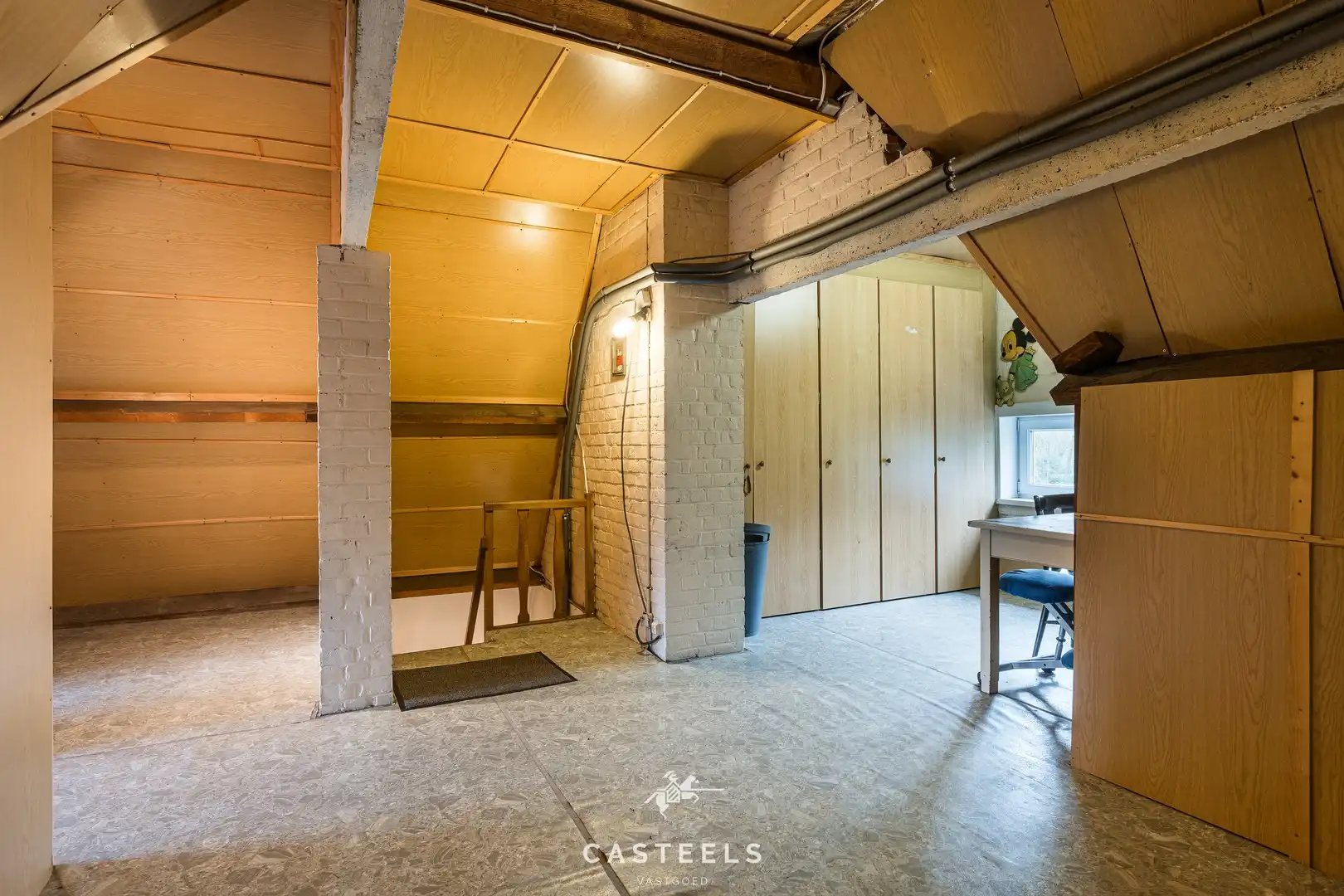 Ruime gezinswoning met zonnige tuin te koop in Lokeren foto 24