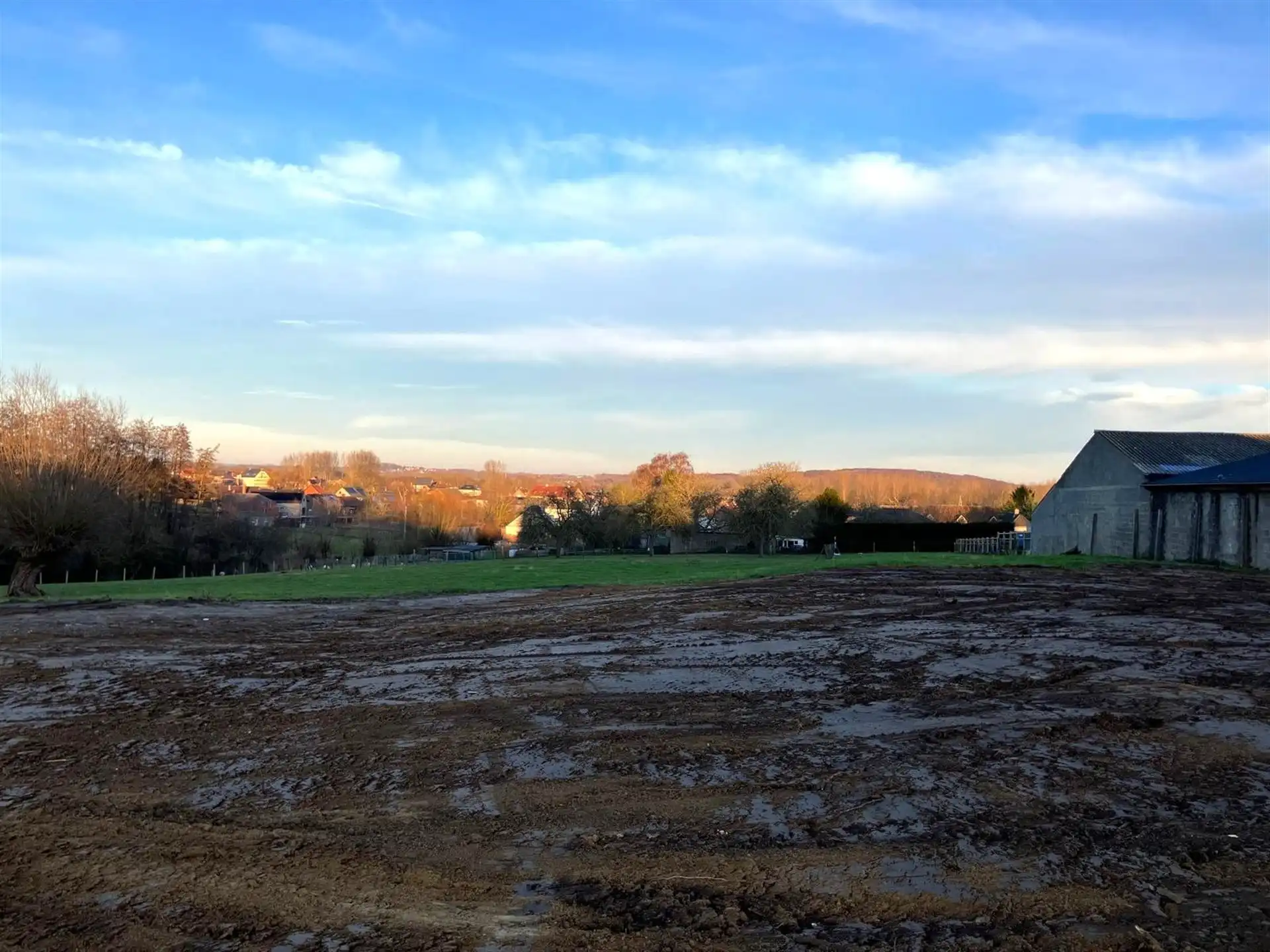 VILLAGROND MET (PAARDEN)WEIDE foto 2