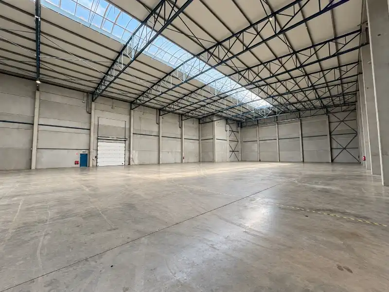 Logistiek magazijn op toplocatie te huur foto 5