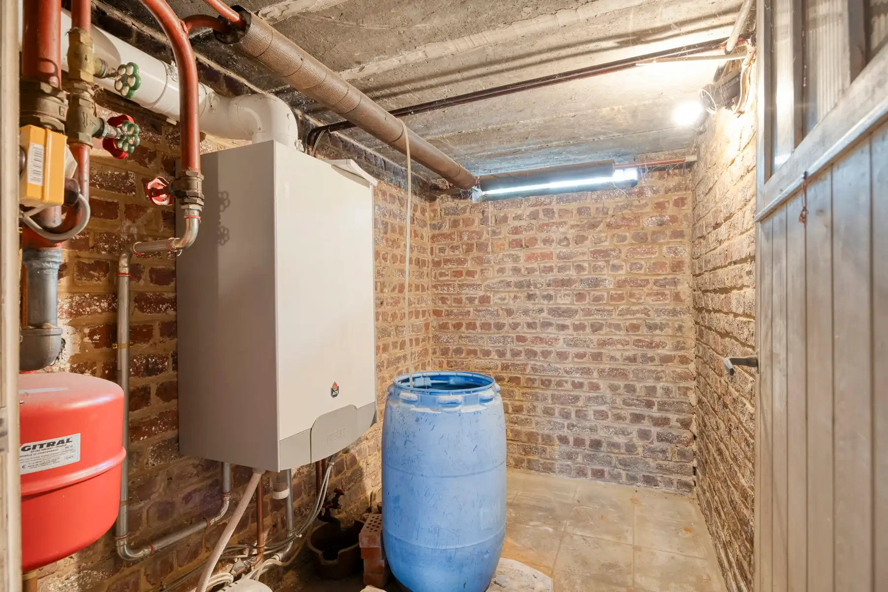 Goed gelegen woning met 3 slaapkamers, garage en tuin foto 24