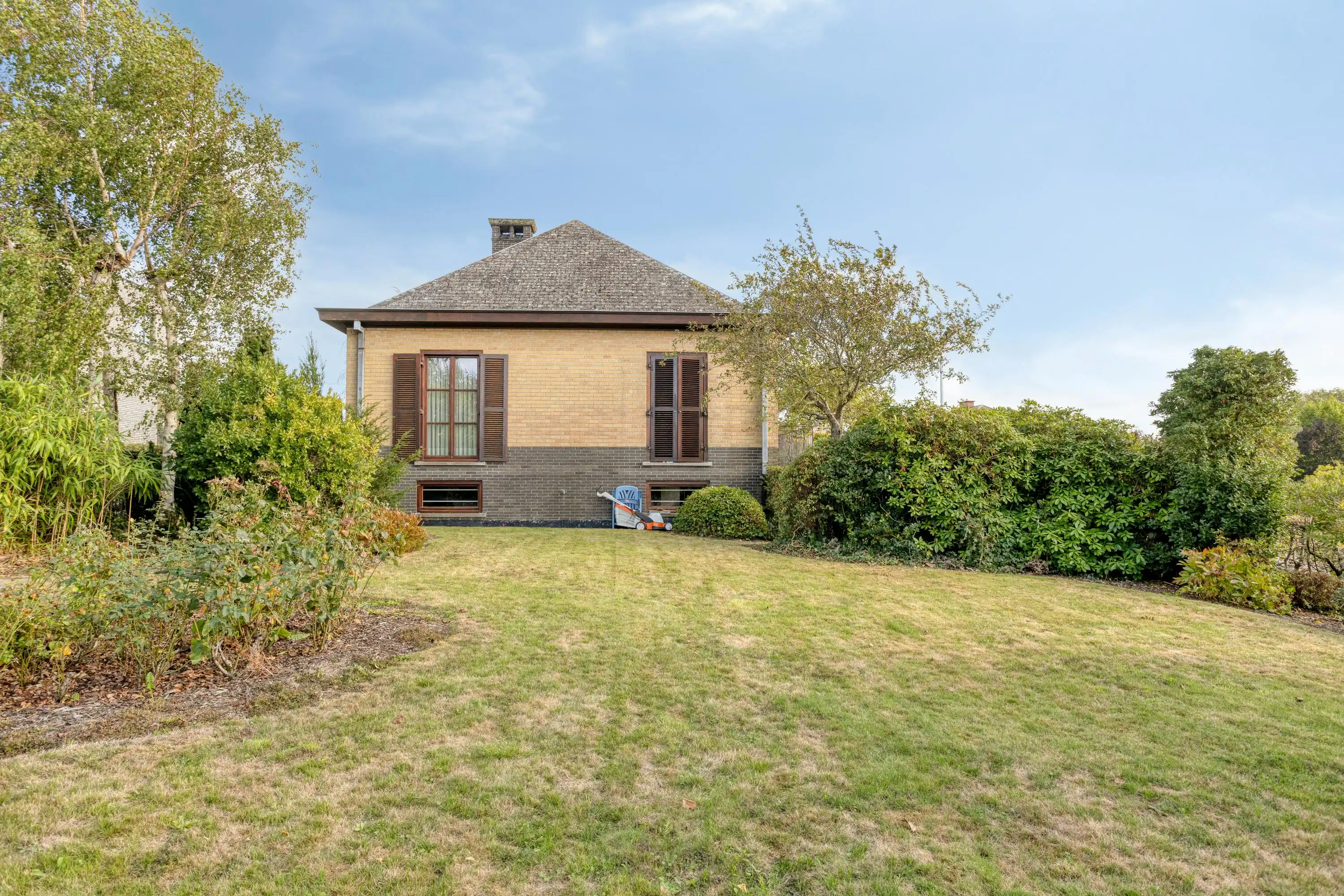 Ruime statige woning met mogelijkheden te koop in Deerlijk foto 25