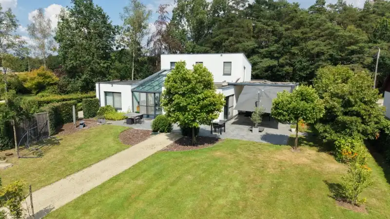 Moderne villa van 247m² op 58 are met bijgebouw-garage en zwembad foto 26