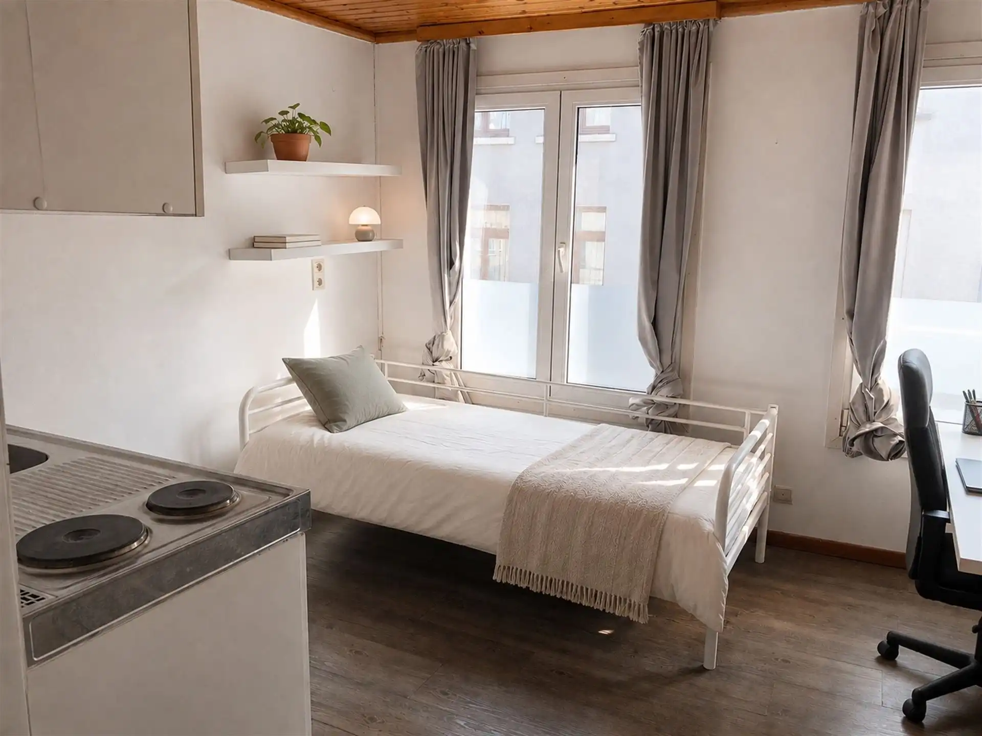 Studentenhuis met 3 koten met eigen badkamer en keuken. foto 14