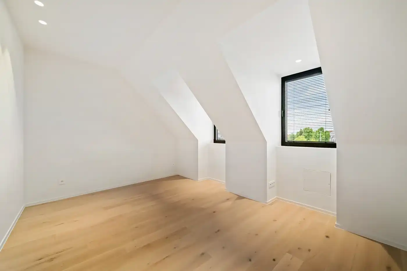 Instapklare ruime nieuwbouwwoning met 4 slaapkamers nabij het centrum en de markt van Knokke. foto 17