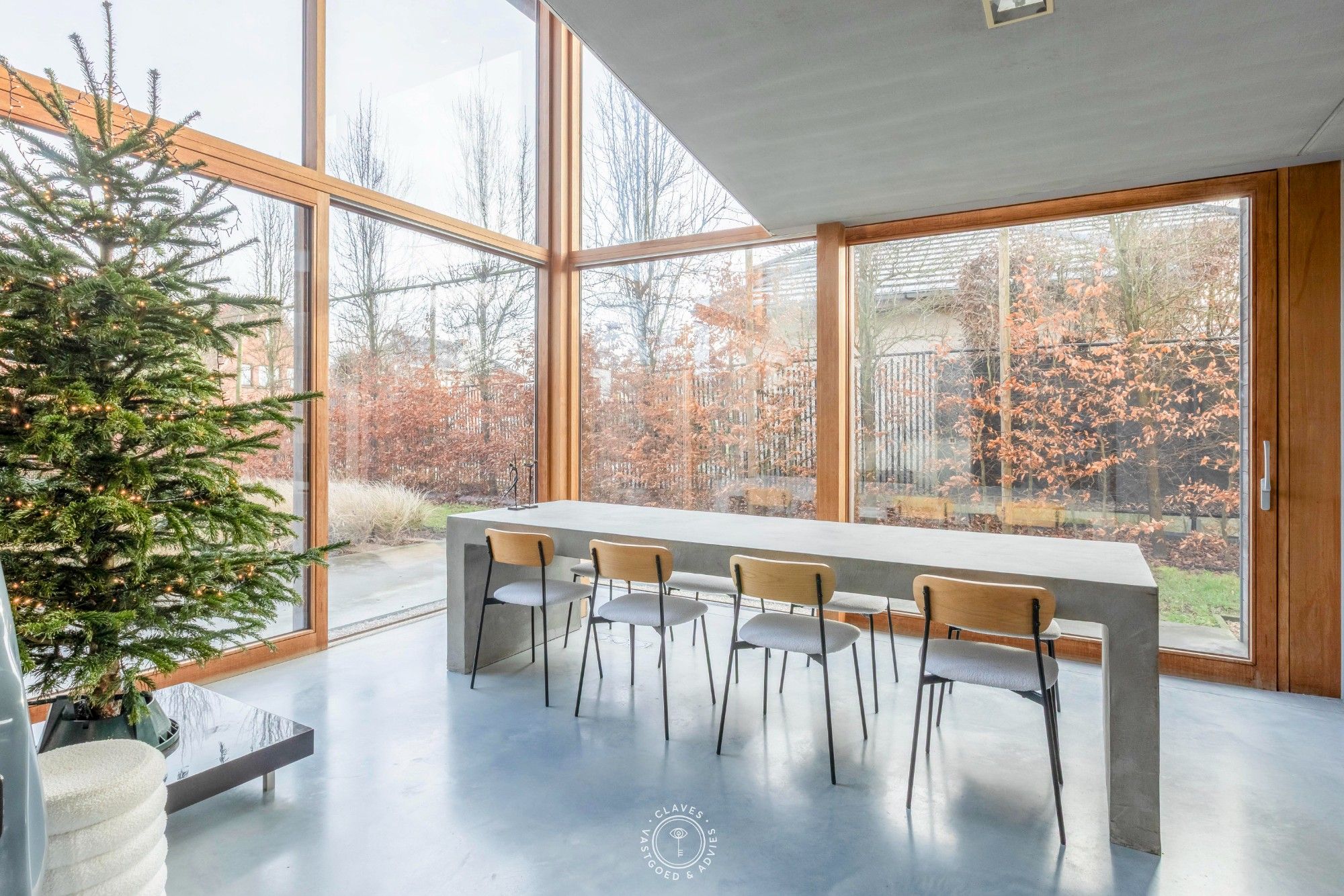 Architecturaal pareltje met praktijkruimte foto 2