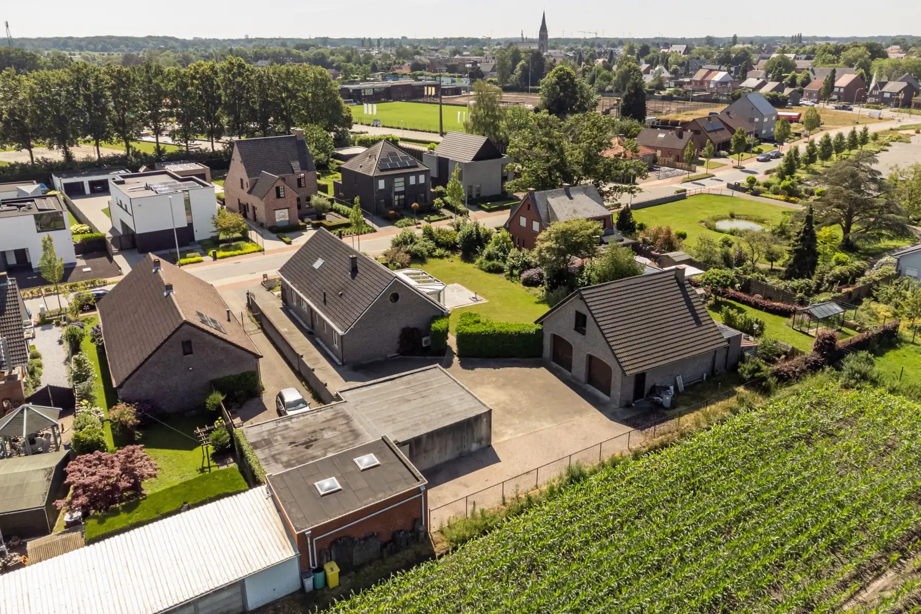 Gerenoveerde laagbouwwoning met grote opslagruimte op ca 1.374m² (opsplitsing tot 2 bouwgronden mogelijk). foto 34